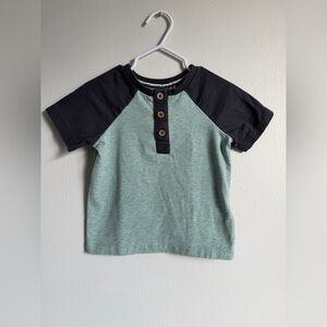 Tommy Bahama Green and Black Kids Raglan Tee with Button Detail Size 12 Months